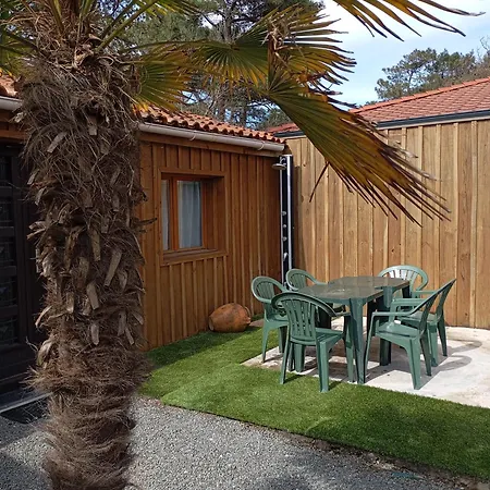 Au Rocher De Pascal Lit Mezzanine Bed & Breakfast *
